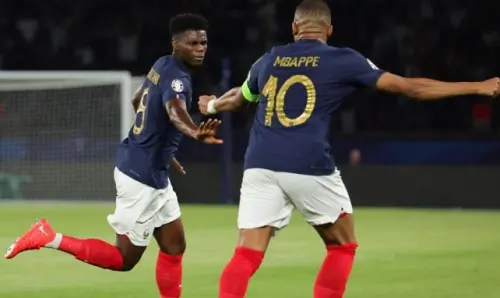 Kroatien - Frankreich: Tchouaméni weigert sich, zu verraten, was Mbappé nach dem Hinspiel in der Umkleidekabine gesagt hat