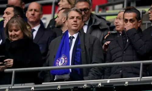 Neues Stadion für 2 Milliarden Euro, Transfermarkt, Nummer 9: die großen Ankündigungen von Chelsea