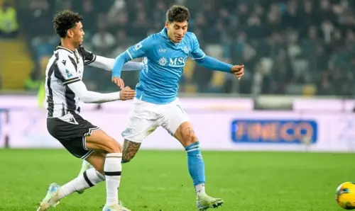 Serie A: Neapel bezwingt AC Mailand und bleibt im Rennen mit Inter Mailand