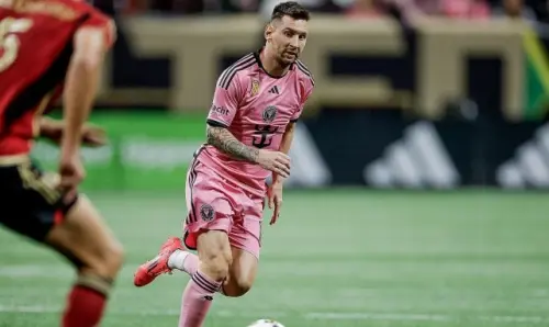 Lionel Messi während eines Spiels als "Pessi" beschimpft