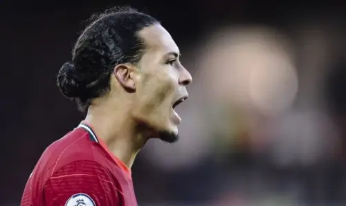 Virgil van Dijk kontert Michael Owen scharf