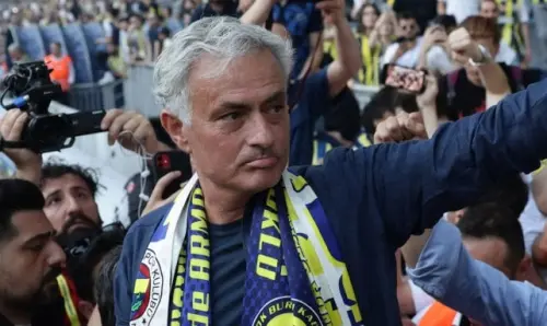 Fenerbahçe: Galatasaray besiegt José Mourinho